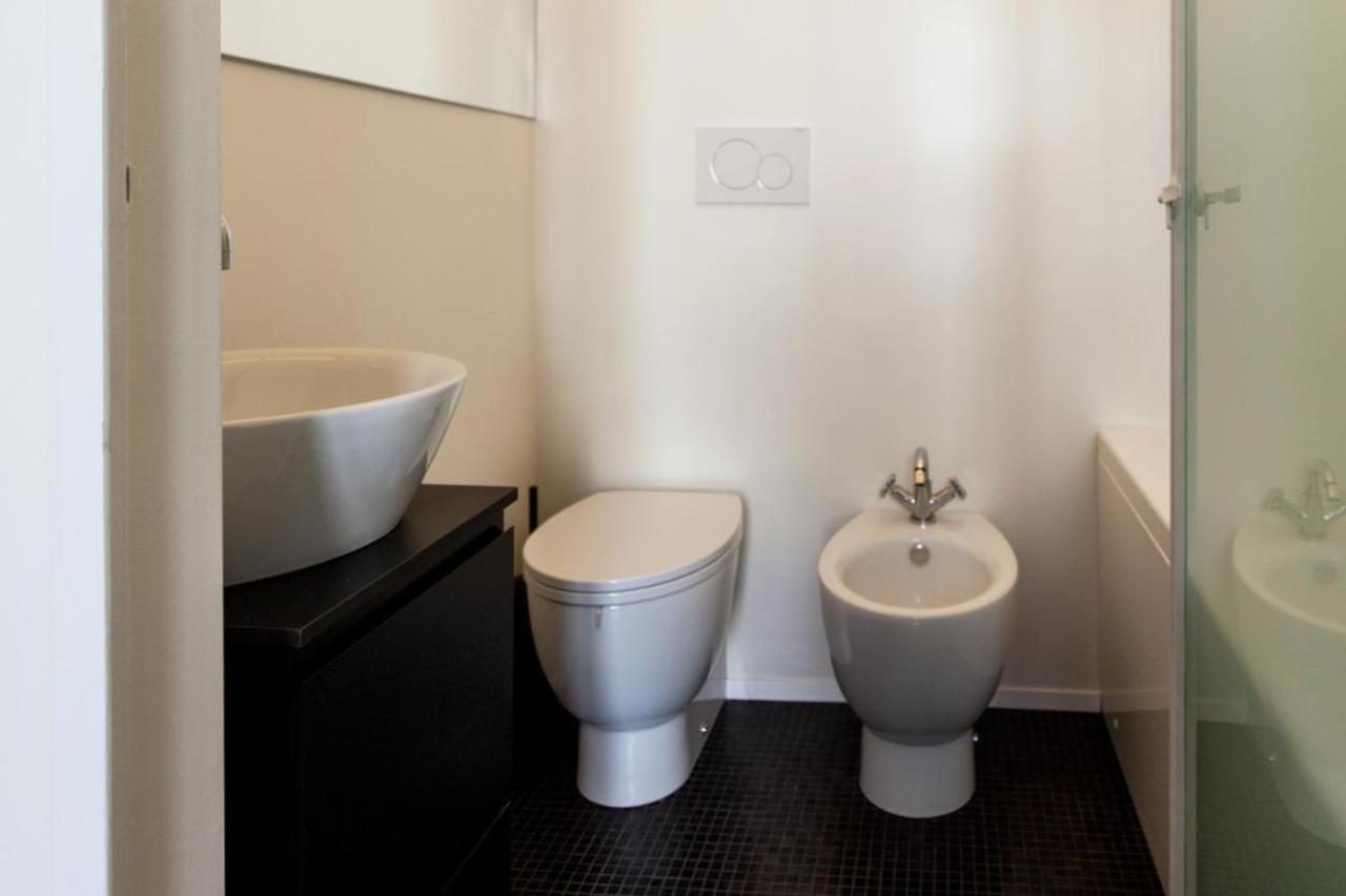 2 Bagni E - House Of Art Center Appartamento Milano